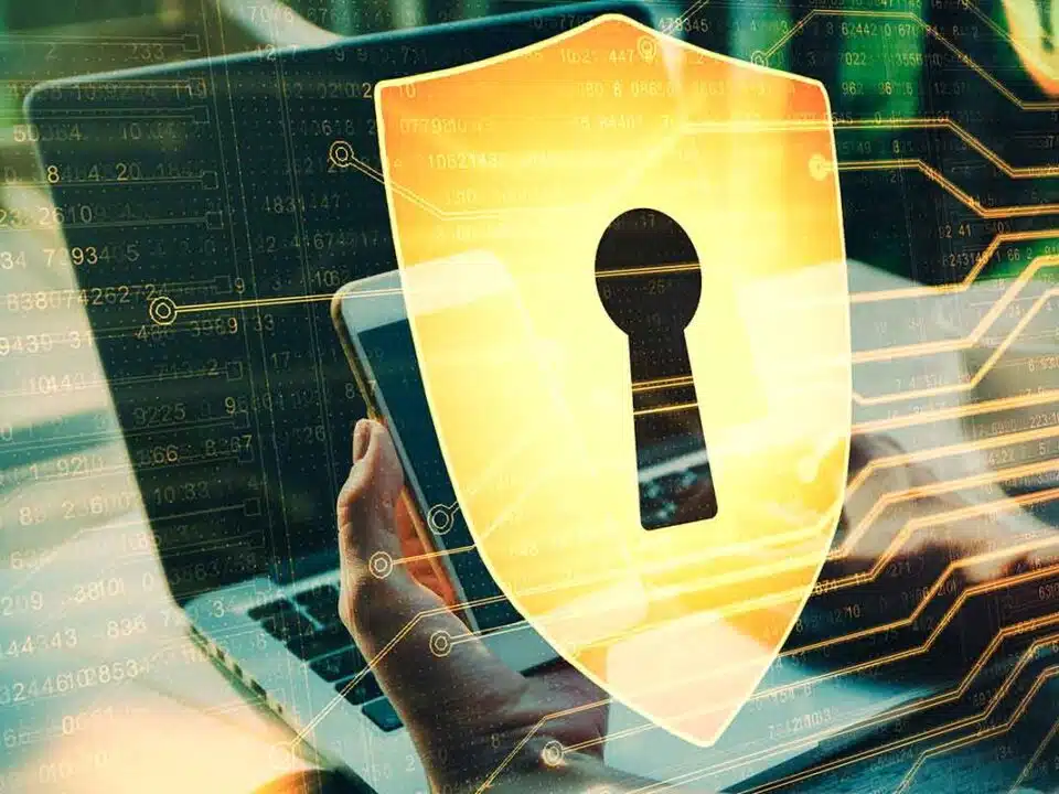 Un antivirus empresarial es una de las medidas preventivas para evitar los virus informáticos.